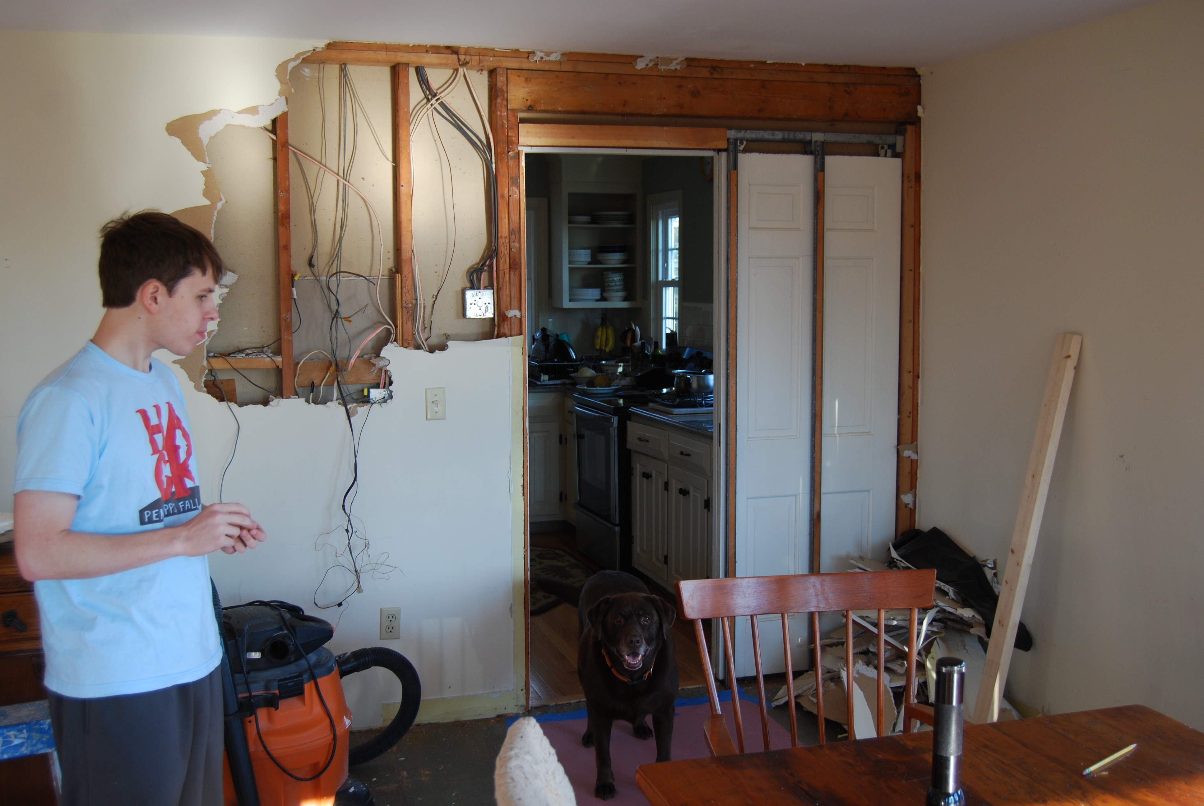 The original doorway between the kitchen and the dining room. Way too cramped feeling.